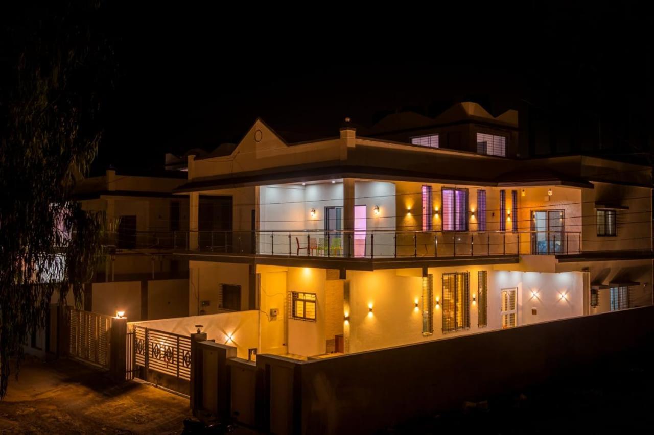 Fun Square Villa Lonavala Luaran gambar